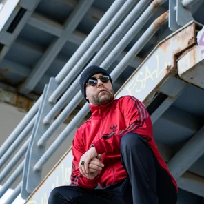 Костюм adidas "Строгий" red / Austrian tech-gy